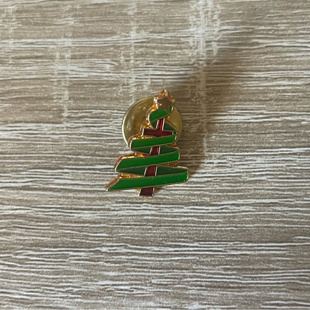 4/$20 Vintage Christmas Tree Pin - Picture 1 of 2